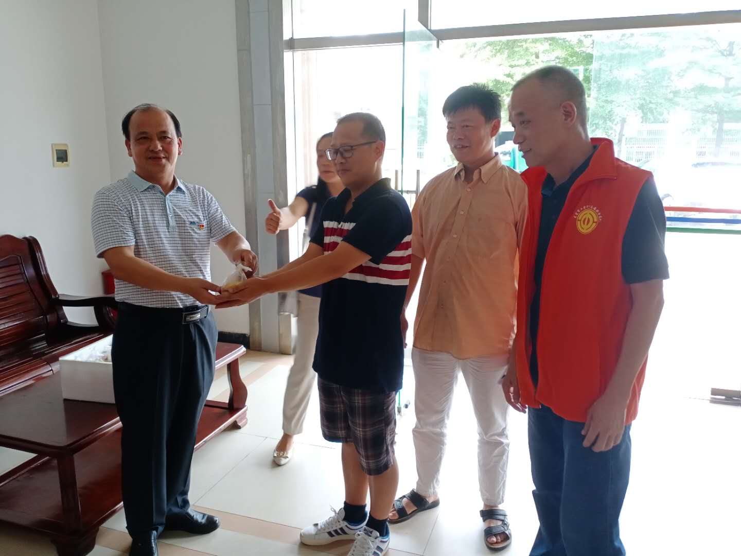 情暖职工 快乐烘焙——嘉豪工会参加镇总工会烘焙活动